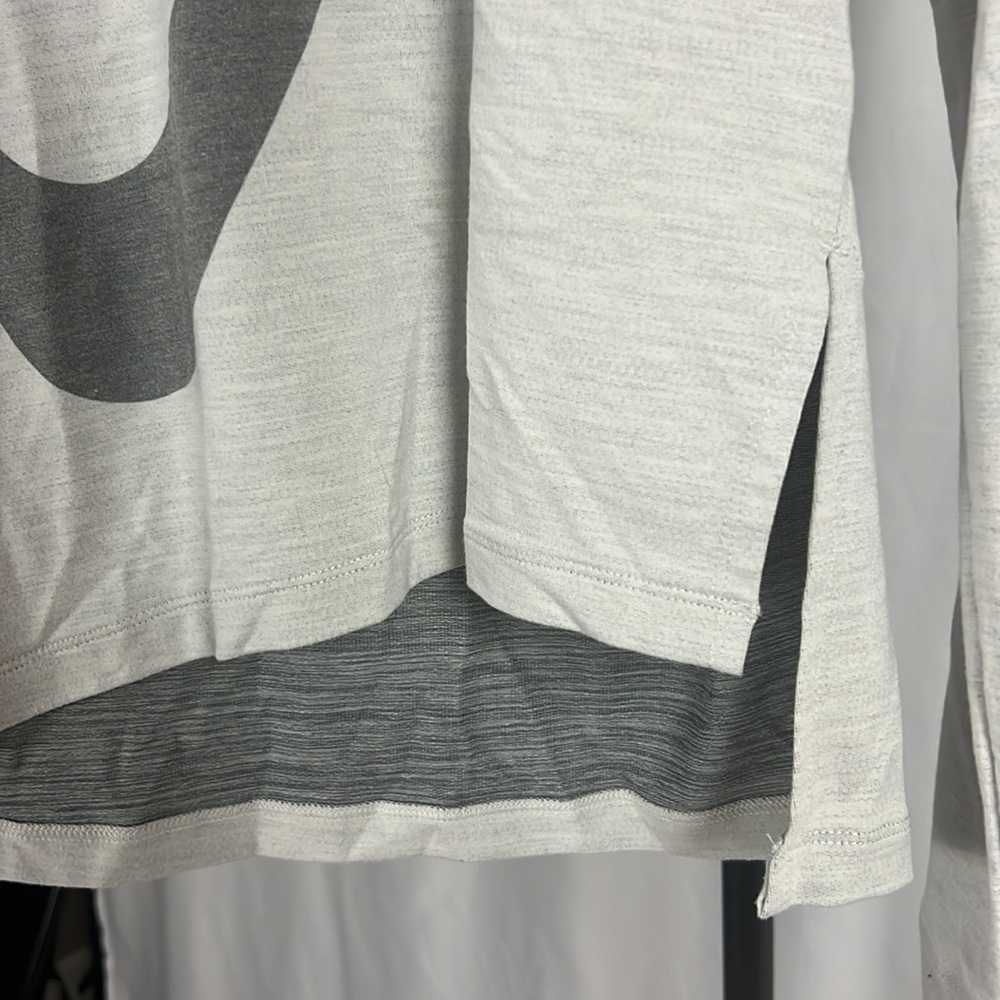 Nike Training Pullover Size Medium - image 2